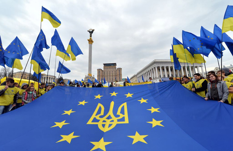Ucraina va relua demersurile pentru semnarea acordului cu UE - ucraina-1389278132.jpg
