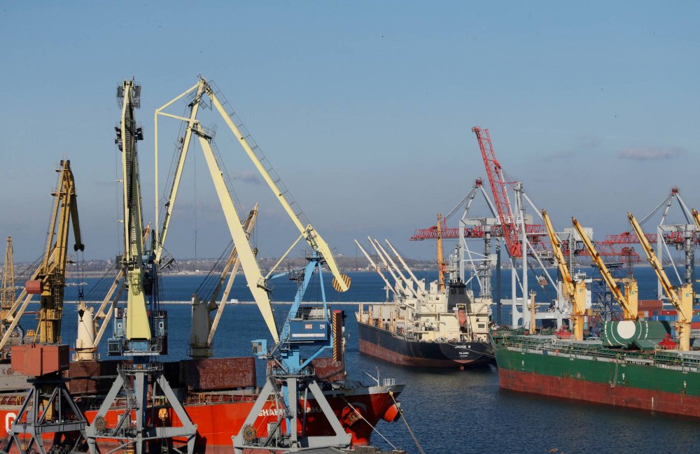 Ucraina a confiscat zece nave rusești și le va folosi la refacerea economiei distruse de război - ucrainaaconfiscatzecenaverusesti-1650047930.jpg
