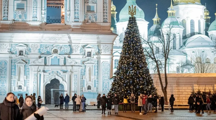 Ucrainenii sărbătoresc Crăciunul pe 25 decembrie, pentru prima dată din 1917 - ucrainacraciuntw1-1703511270.png
