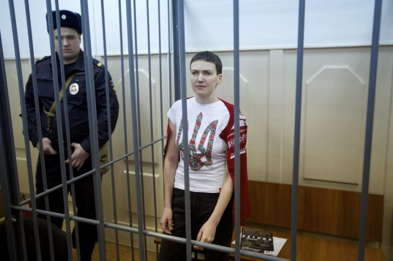 Ucraina: Tribunalul a decis ca deputatul Nadia Savcenko să rămână în închisoare - ucrainanadiasavcenko1-1521976861.jpg