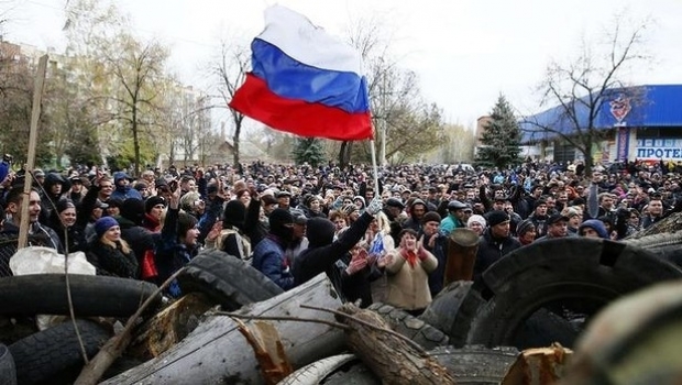 Mii de oameni manifestează la Harkov și Mariupol împotriva 