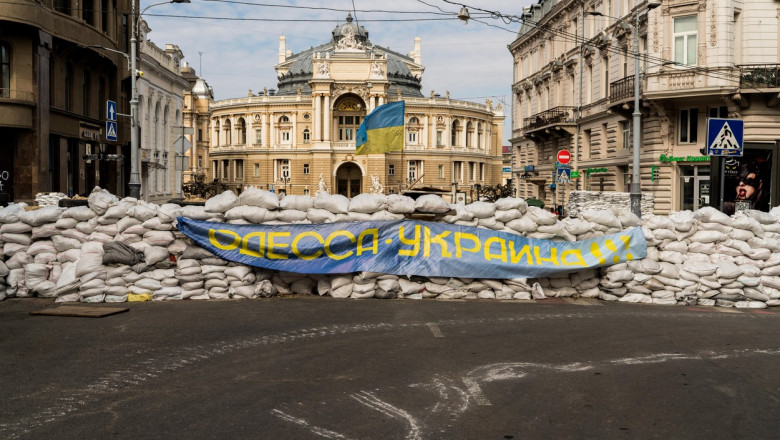 Ucrainenii se tem că Rusia le distruge în mod voit muzeele, bisericile și monumentele - ucraineniteama-1648643888.jpg