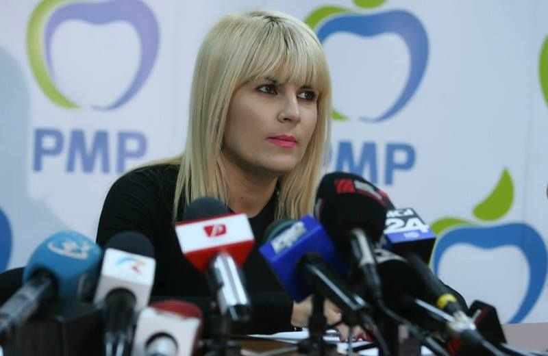 Elena Udrea vrea să facă schimb de birou cu Traian Băsescu - udreavrea-1414161201.jpg