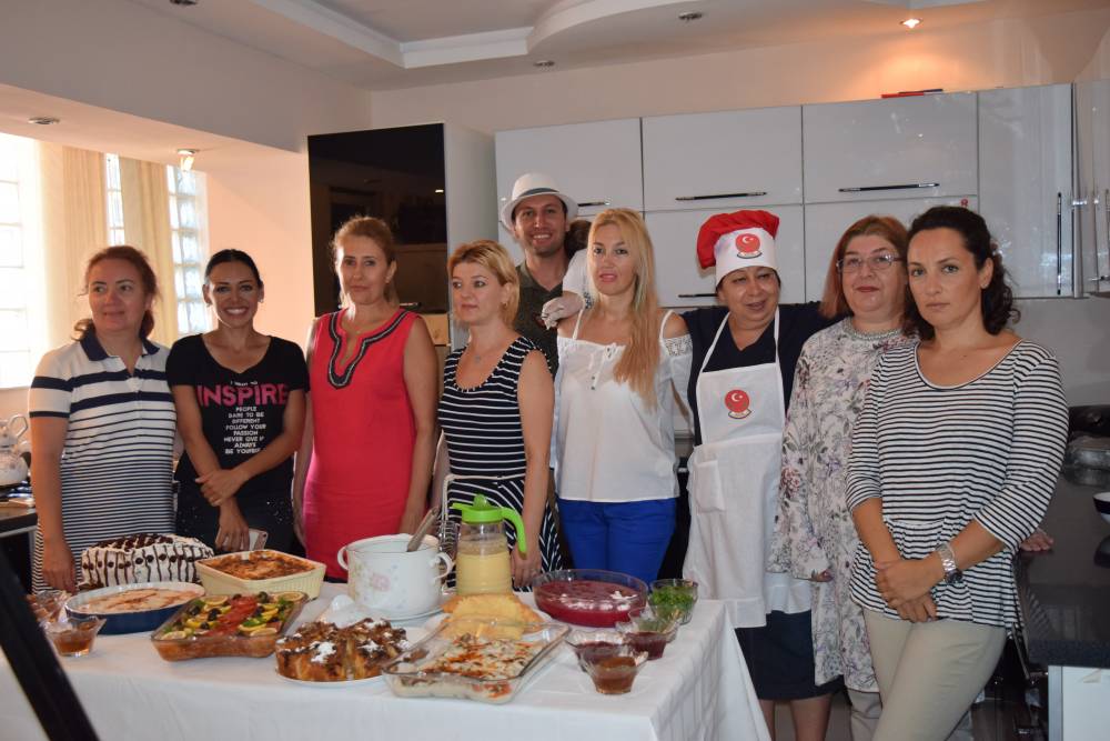 Jurnaliști din Turcia, interesați de tradițiile turcilor din Dobrogea - udtr-1501068025.jpg