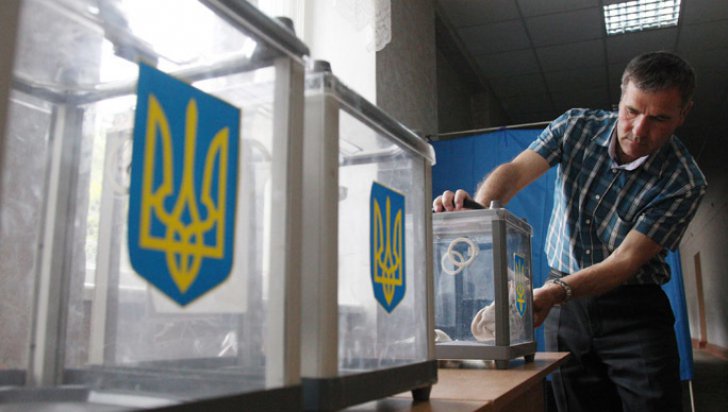 Alegeri prezidențiale în Ucraina: S-au deschis birourile de vot pentru al doilea tur - ukrainepresidentialelectiontimel-1555836058.jpg