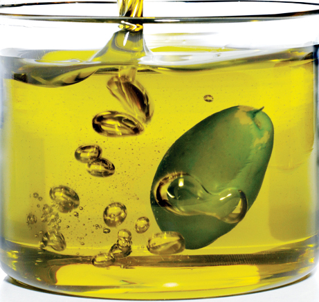 Uleiul de măsline  înjumătățește riscul de infarct - uleimasline-1312217806.jpg