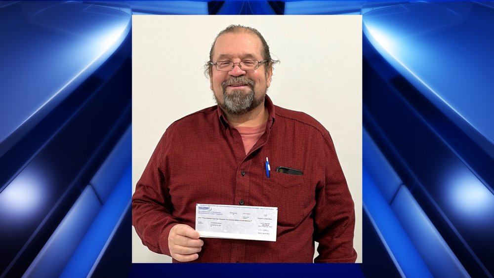 Un american a câştigat la loterie un milion de dolari cu un bilet oferit de un prieten - unamerican-1638385247.jpg