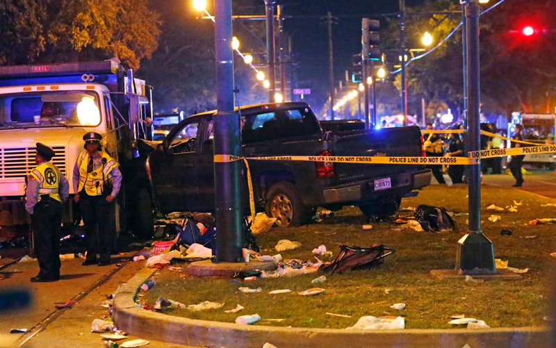 Un camion a intrat  în mulțime la New Orleans.  Peste 25 de persoane rănite - uncamion-1488117125.jpg