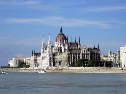 Plățile suspendate către Ungaria vor începe în câteva zile - ungaria-1378812740.jpg