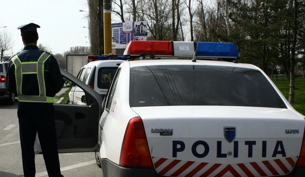Transportul de mărfuri periculoase, luat la puricat de polițiști - ungureanuechipajpolitiarutiera-1403777168.jpg
