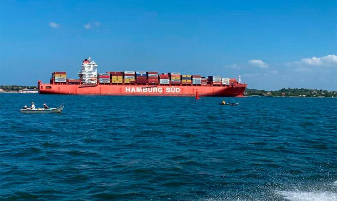 Un portcontainer a eșuat la Cartagena, după ce a părăsit șenalul navigabil - unportcontaineraesuatlacartagena-1673355476.jpg