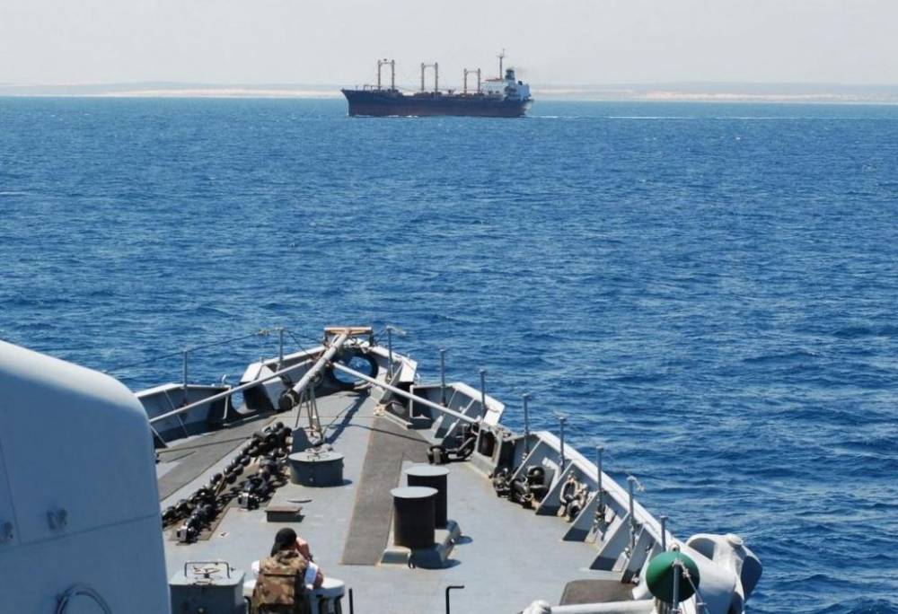 Un tanc petrolier a fost atacat de pirați înarmați în Golful Aden - untancpetrolier-1423561072.jpg