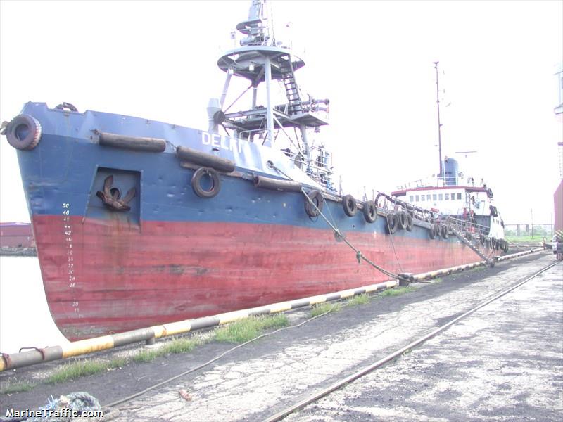 Acțiune de salvare pe Marea Neagră! Un tanc petrolier moldovenesc, intrat în black-out, adus în portul Constanța - untancpetrolierafostsalvat-1518595950.jpg