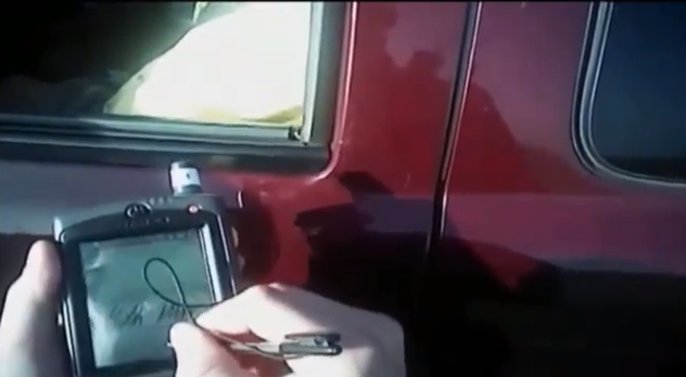 VIDEO / Cel mai urât moment pentru un polițist începător care voia să dea o amendă - untitled-1372075187.jpg