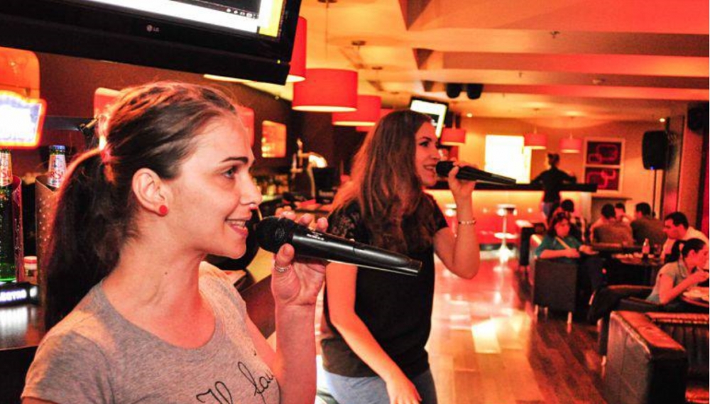 Deseară, ești vedetă karaoke, la Inside Bowling Center - untitled-1396451804.jpg