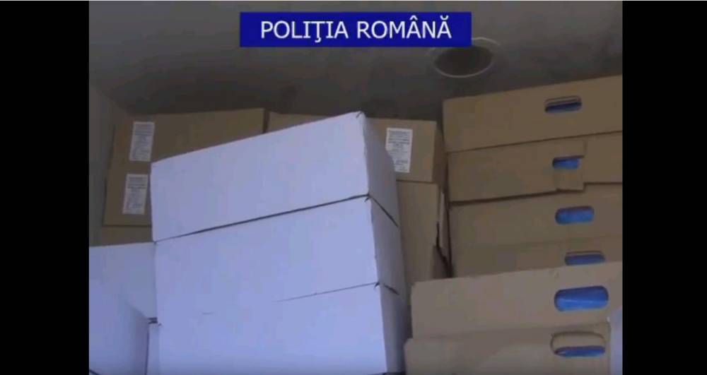 Video. Zeci de tone de carne expirată, confiscate de polițiști - untitled-1456658114.jpg