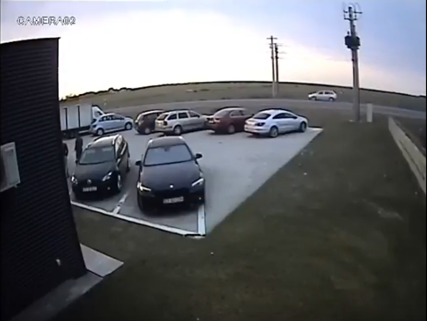 VIDEO / URMĂRIRE CA-N FILME, LA CONSTANȚA. Șofer fără permis, la volanul unei mașini cu nr. fals, oprit CU FOCURI DE ARMĂ! - untitled-1488543004.jpg