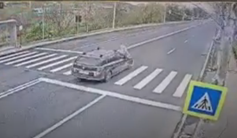 VIDEO. O femeie, spulberată de o mașină pe o trecere de pietoni din Cernavodă - untitled-1618831761.jpg