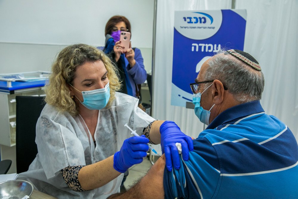 Israel a vaccinat o treime din populație în doar șase săptămâni. Aproape toți vârstnicii au fost imunizați - vaccin-1612088606.jpg