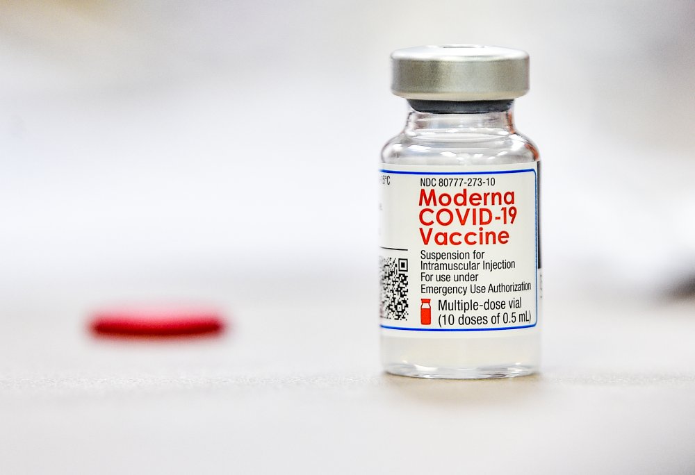Studiu: Vaccinul Moderna produce de două ori mai mulți anticorpi decât Pfizer - vaccin-1630566227.jpg