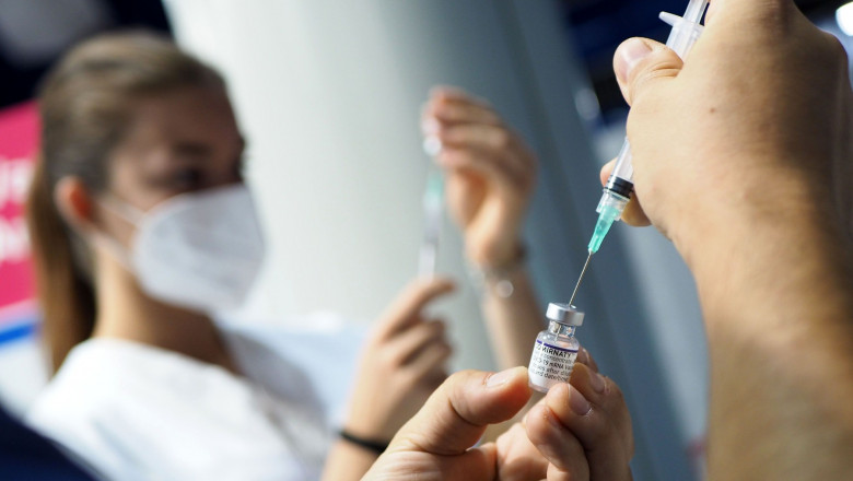 Peste 58.000 de români s-au vaccinat anti-Covid în ultimele 24 de ore - vaccin-1634055315.jpg