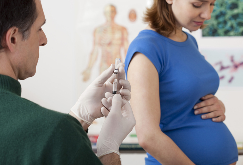 Vaccinarea antigripală a gravidelor, o prioritate pentru medicii de familie - vaccinarea-1446380916.jpg