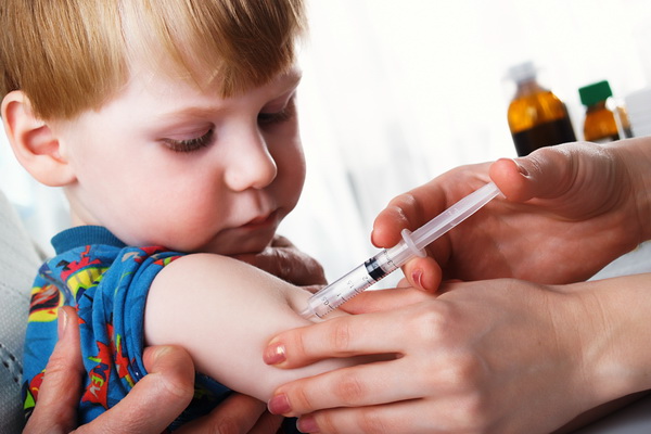 Săptămâna Europeană a Vaccinării promovează imunizarea copiilor - vaccinbebe-1335179745.jpg