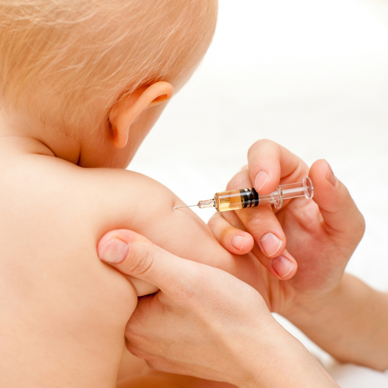 Vaccinarea copiilor, o înțepătură care salvează vieți sau produce tragedii? - vaccincopil-1380902251.jpg