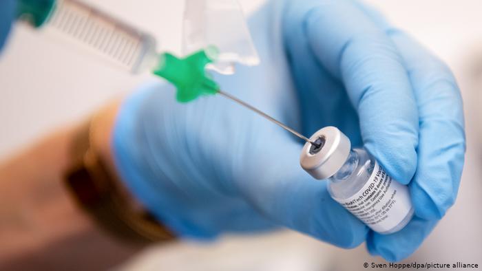 Concediu neplătit pentru angajații federali nevaccinați cu „schema completă” și fără scutire medicală, în Canada - vaccincovid-1633543141.jpg
