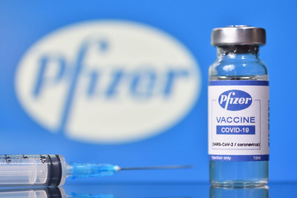 Agenţia Europeană pentru Medicamente discută despre o eventuală doză de supra-rapel a vaccinului Pfizer - vaccinpfizerdozaprofimediascaled-1632941925.jpg