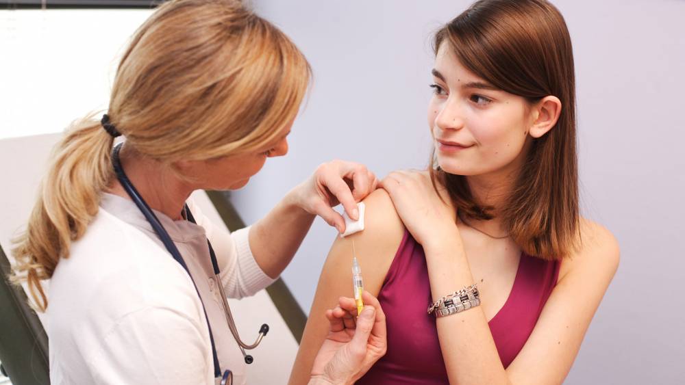 Premieră mondială! A fost inventat vaccinul care apără femeile de sindromul de șoc toxic! - vaccinulhpv-1465889404.jpg