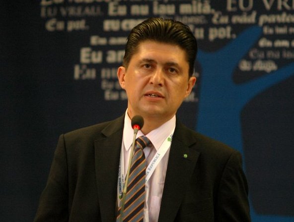 Valeriu Todirașcu a anunțat că devine senator independent afiliat PDL - valeriutodiracu-1368529061.jpg
