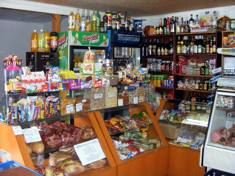 Vânzările de produse alimentare au relansat comerțul în 2015 - vanzariledeproduise-1449167497.jpg