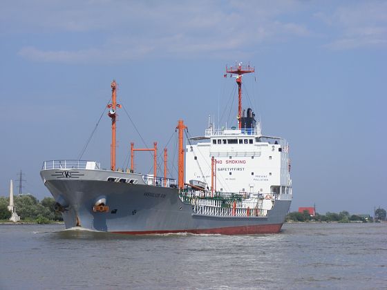 Ministerul Transporturilor a solicitat patru milioane de lei pentru deblocarea navelor de pe Dunăre - vapordunare-1316013768.jpg