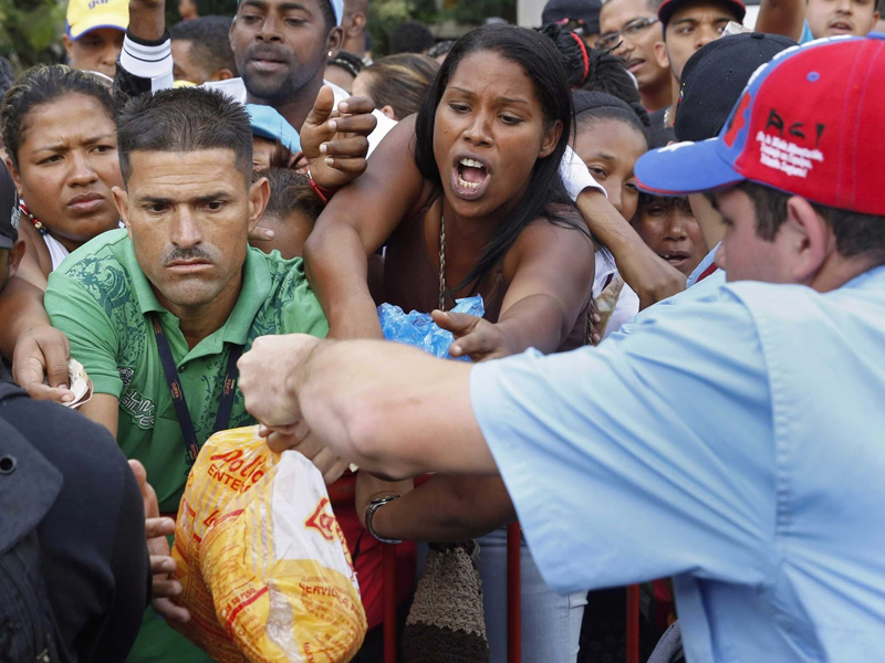Criză de alimente și medicamente. Poporul, supus la măsuri dure - venezuelacrizaalimente-1468418663.jpg