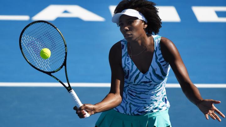 Tenis: Venus Williams a acces în sferturile de finală de la Doha - venuswilliamssursalivetennisguid-1424857600.jpg
