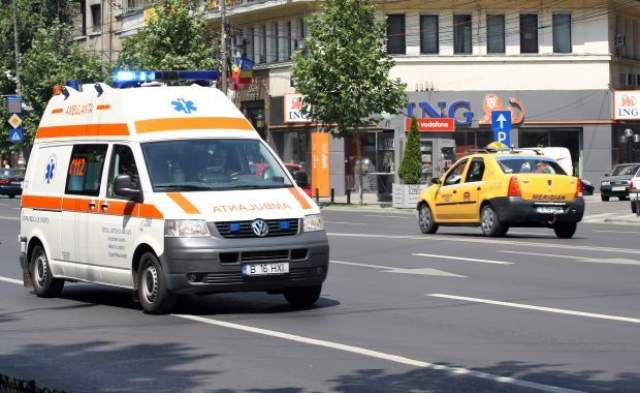 Canicula înroșește liniile de urgență ale ambulanțelor - victimelecaniculeiaproape2500des-1344344491.jpg