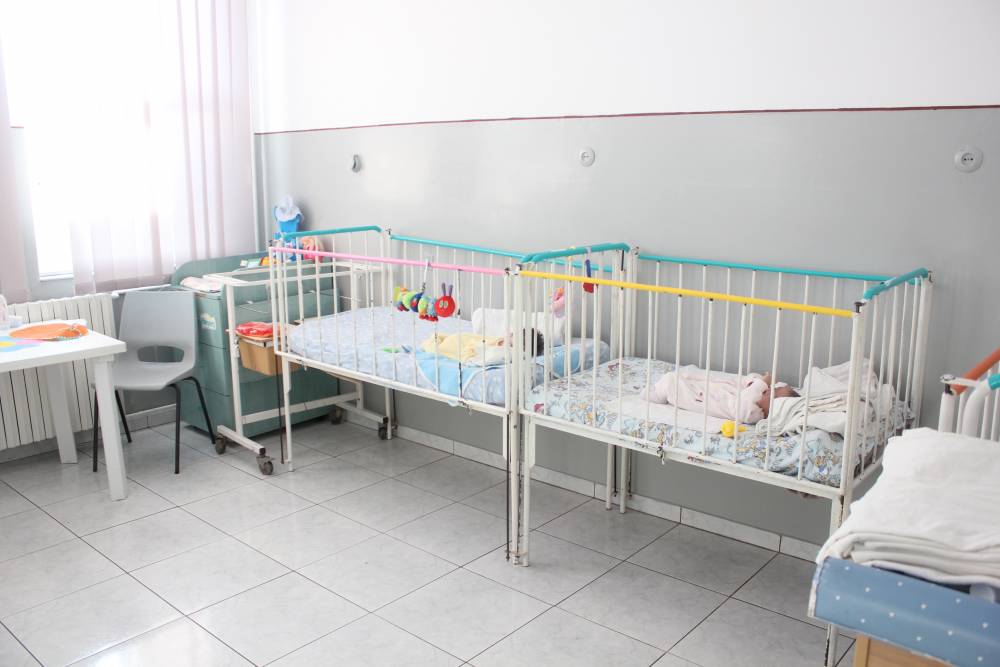 Vine Iepurașul la copiii internați la Pediatria din Constanța - vineiepurasullacopiii-1428488328.jpg