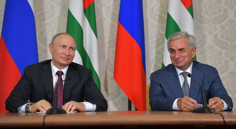 Vizita lui Putin în Abhazia, considerată nepotrivită - vizita-1502363422.jpg