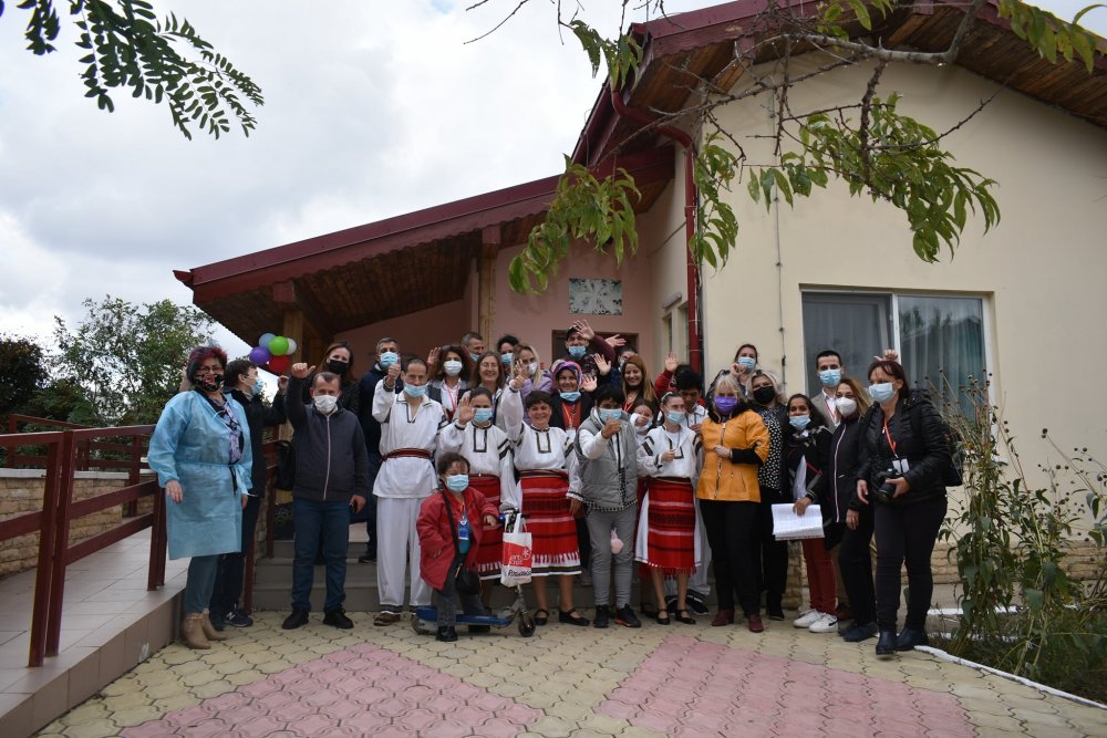O delegaţie turcă a vizitat centrele de plasament ale DGASPC - vizita-1633715527.jpg