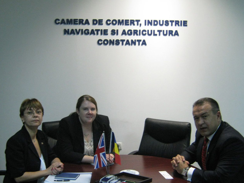Șeful adjunct al misiunii britanice în România, în vizită la CCINA - vizitaccina-1340900216.jpg