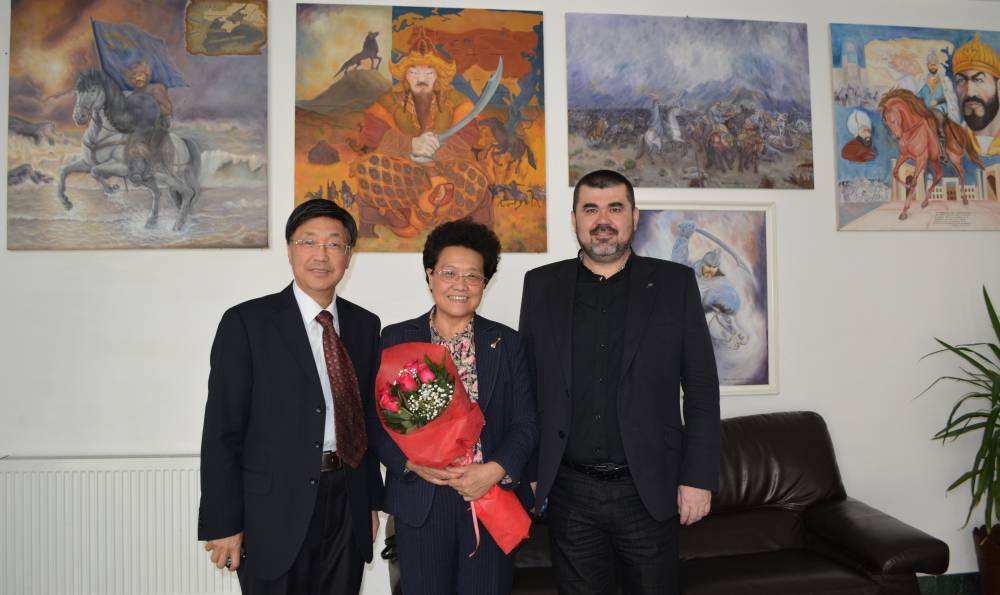 Președintele UDTTMR, Gelil Eserghep, felicitat de consulul Chinei - vizitaconsulchinaanulnouchinezes-1424343934.jpg
