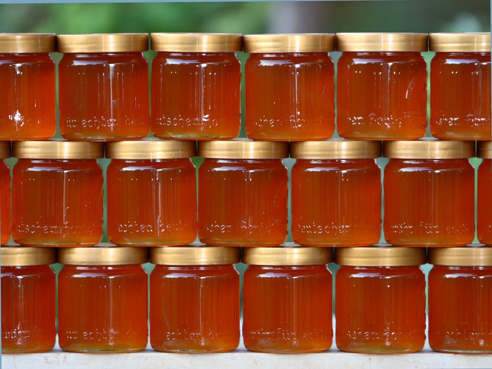 Ţara de origine a mierii va fi etichetată obligatoriu de la 1 ianuarie 2022 - vollehonigglaeser51a-1633263922.jpg