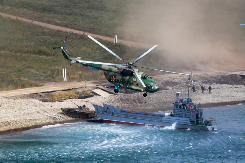 Vostok-2018. Exerciții militare ale armatei ruse  în Marea Japoniei - vostok-1537101769.jpg