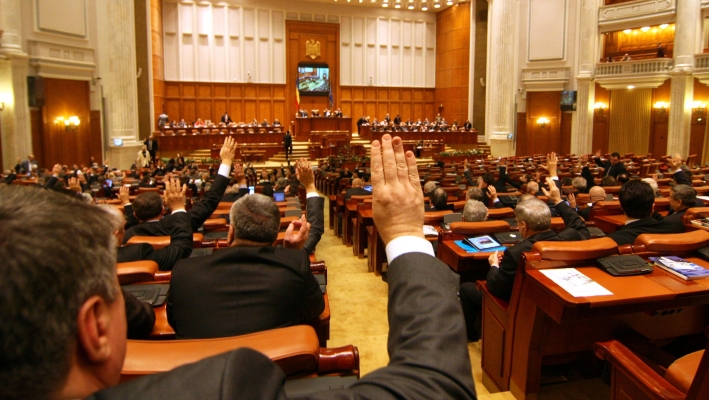 Camera Deputaților a luat act de demisia lui Viorel Hrebenciuc: Marian Neacșu este noul vicepreședinte - vot-1414425982.jpg