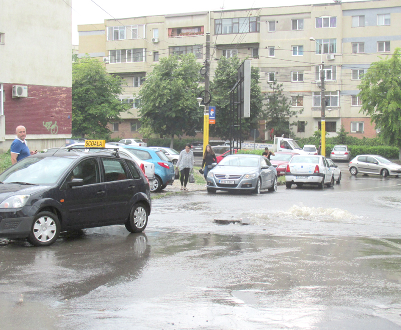 Vreme ploioasă, astăzi, la Constanța - vremea-1476623648.jpg