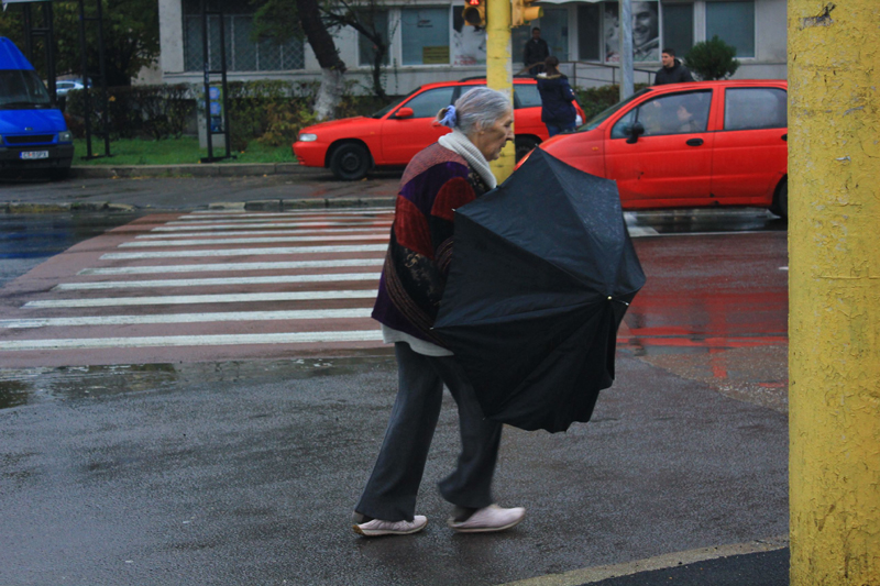 Ploi intense  și maxime  de 14 grade Celsius, astăzi, la Constanța - vremea5-1448473120.jpg