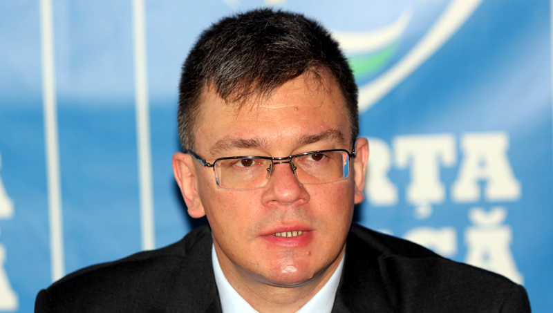 Mihai Răzvan Ungureanu:  