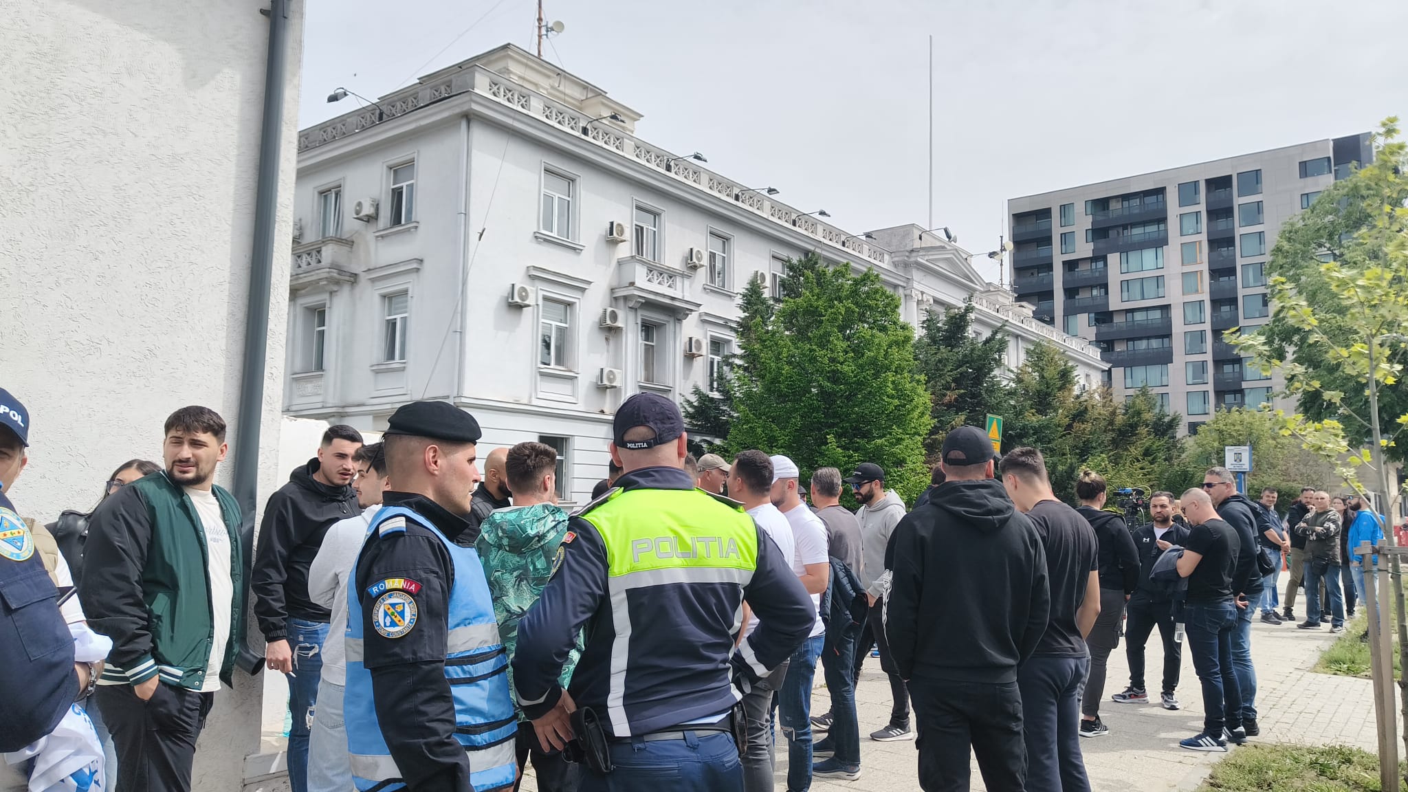 250 de polițiști așteptați la protestul din fața IPJ Constanța - whatsapp-image-20240425-at-14182-1714044253.jpeg