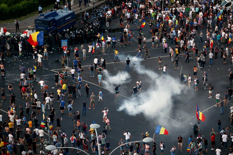 Primii huligani reținuți după violențele de la protestul din 10 august - whatsappimage20180810at2040271-1534072949.jpg